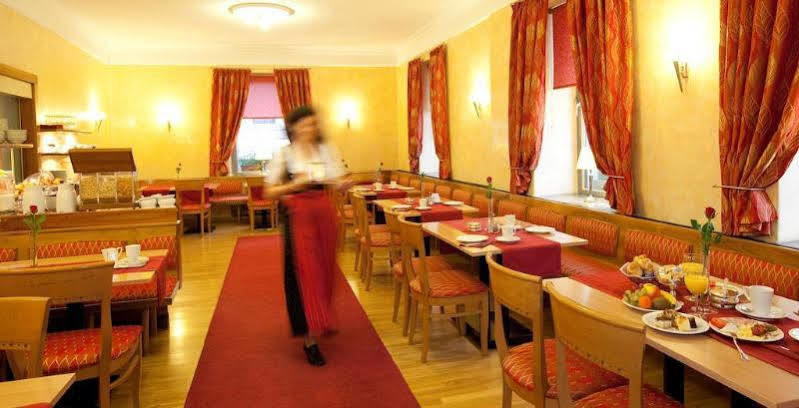 Numa Salzburg Mozart Aparthotel Exterior photo